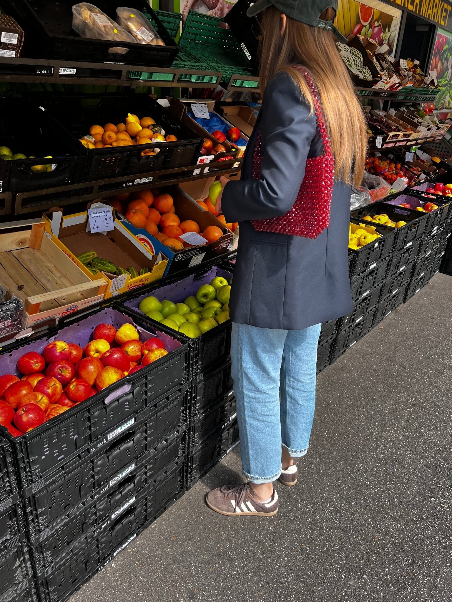 BERRY - Studio Seven Zürichstudiosevenzurich handmade beaded bag Perlentasche