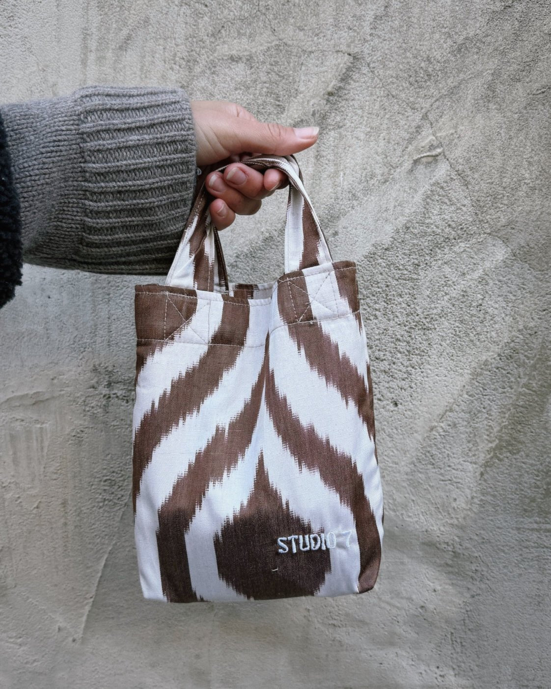 October Silk OCTOBER Silk Bag – Studio Seven Zürich
